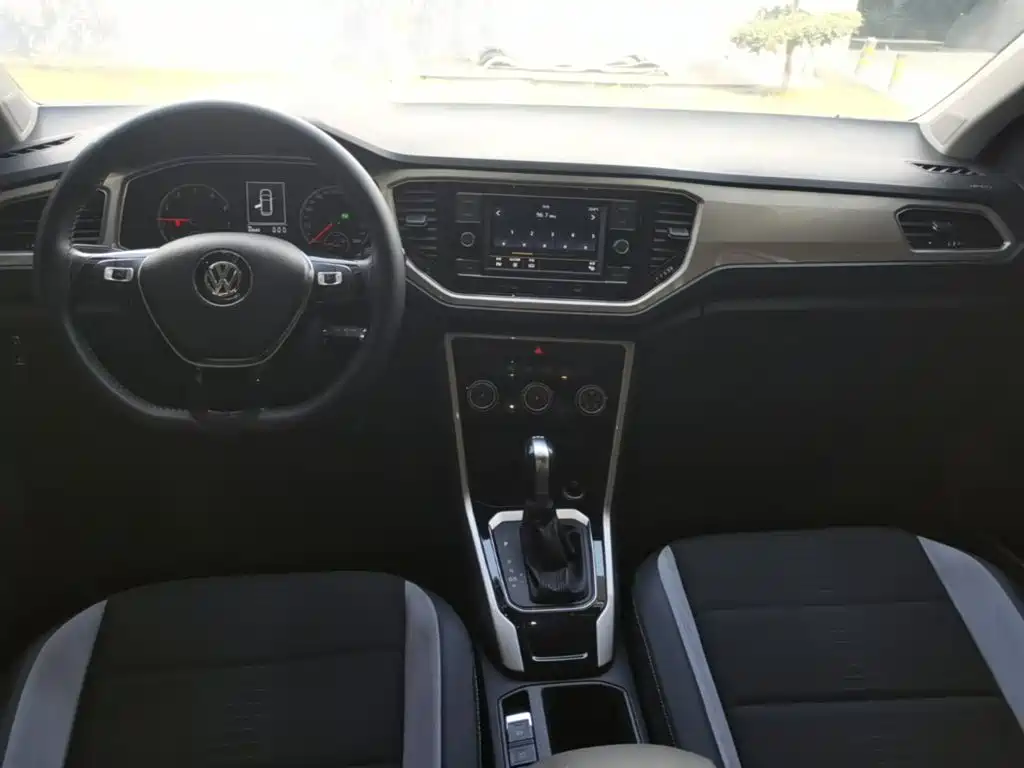 Volkswagen T-Roc — миниатюра 10