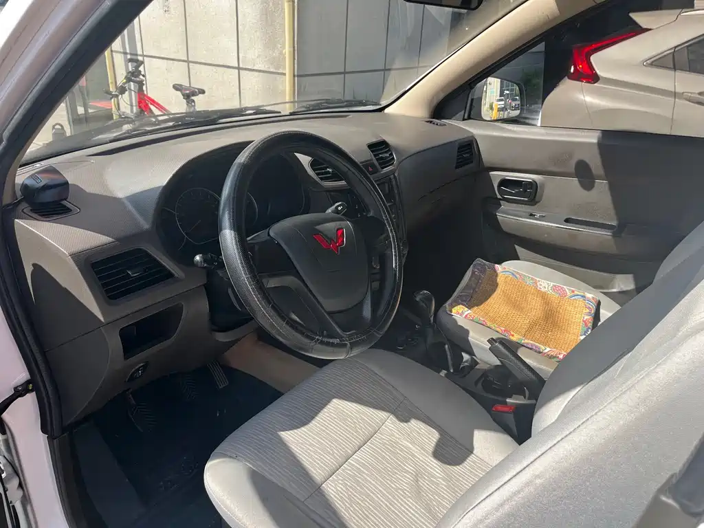 Wuling Hongguang — миниатюра 8