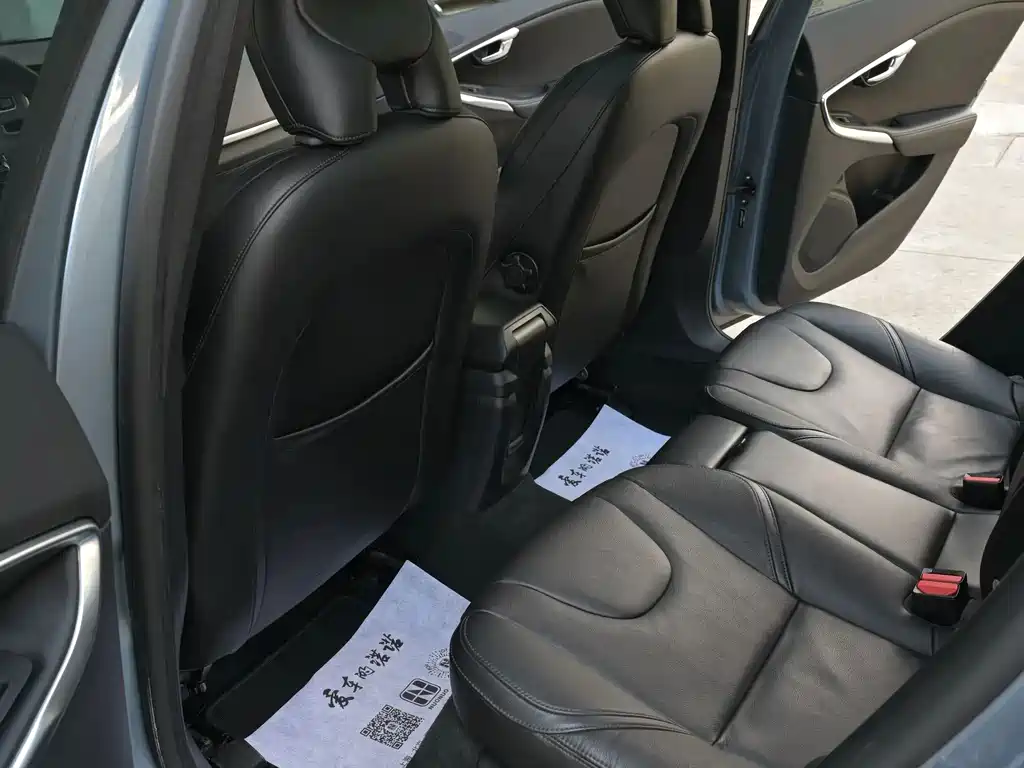 Volvo V40 — миниатюра 8