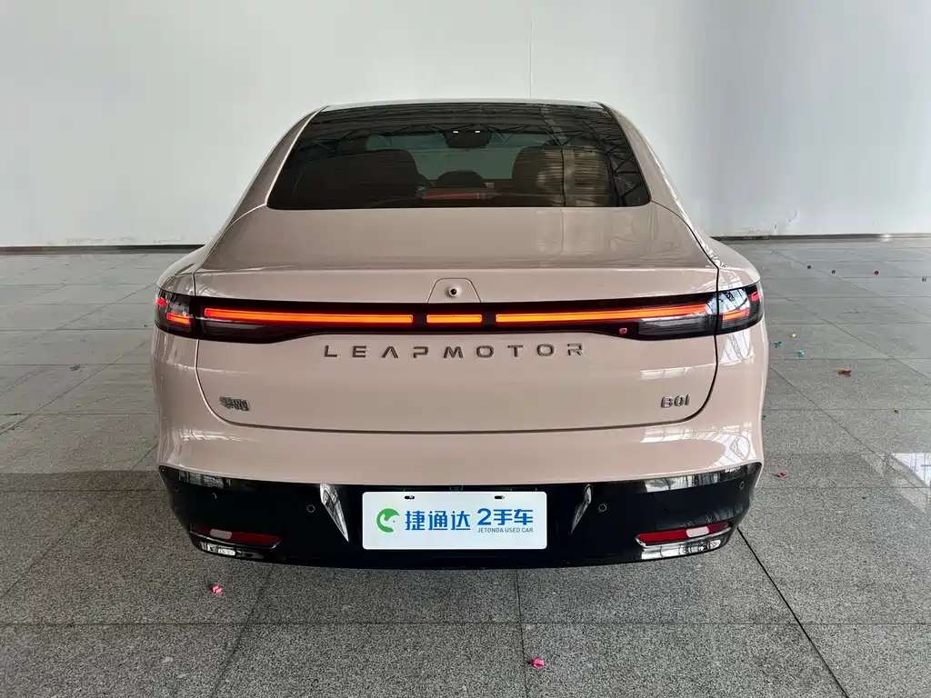 Leapmotor Leapmotor B01 — миниатюра 12