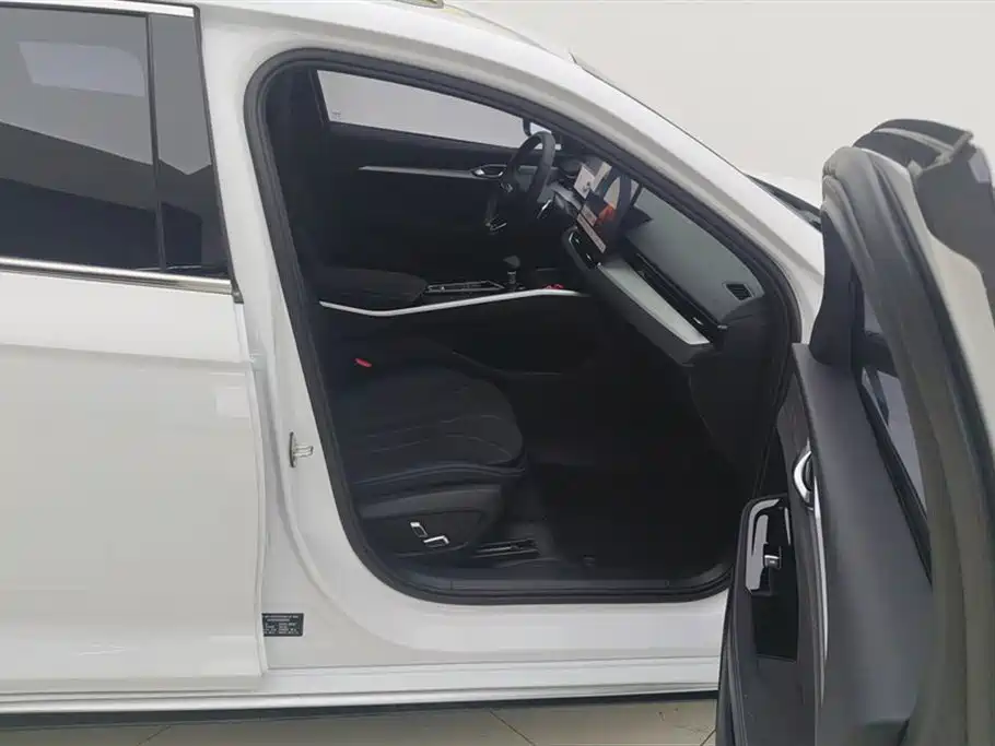 Geely Preface 2025 2.0TD