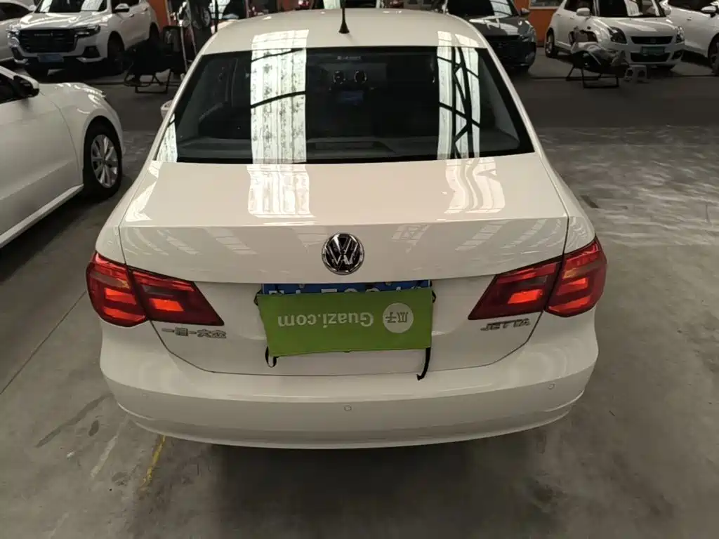 Volkswagen Jetta — миниатюра 6