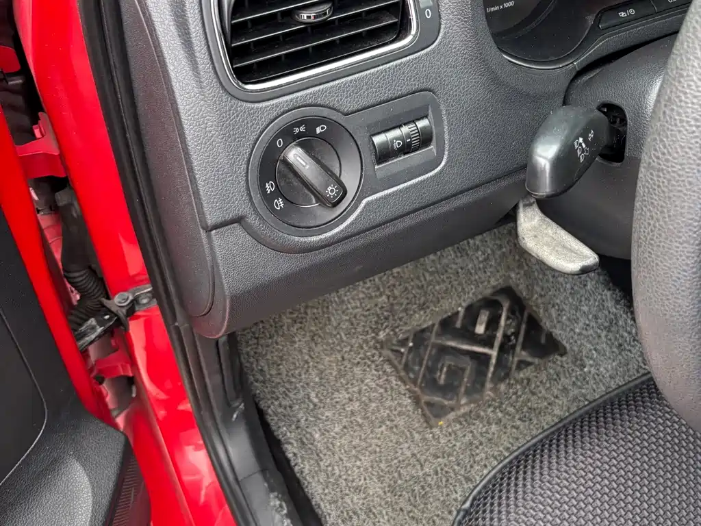 Volkswagen Polo — миниатюра 18