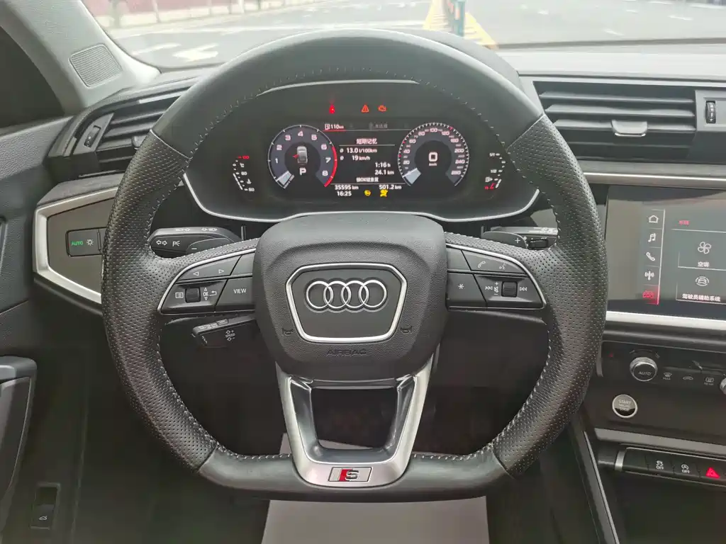 AUDI Q3 SPORTBACK