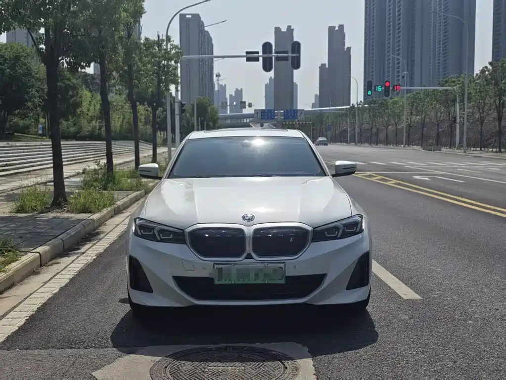 BMW i3 2024 eDrive 35 L