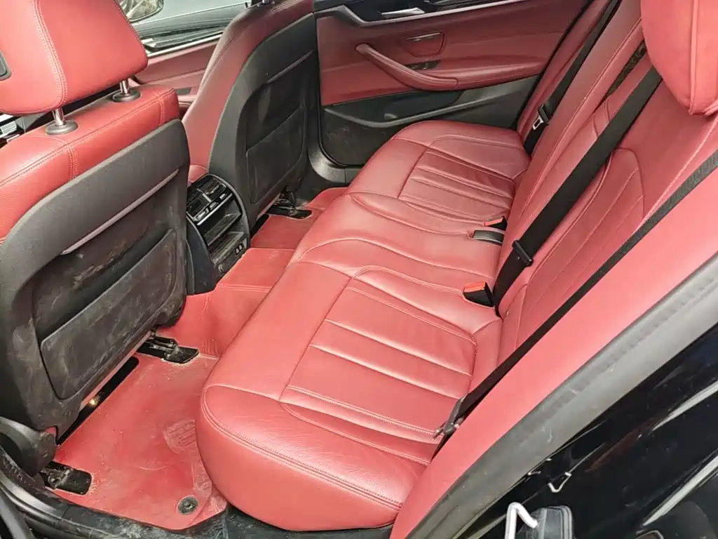 BMW 5 Series — миниатюра 17