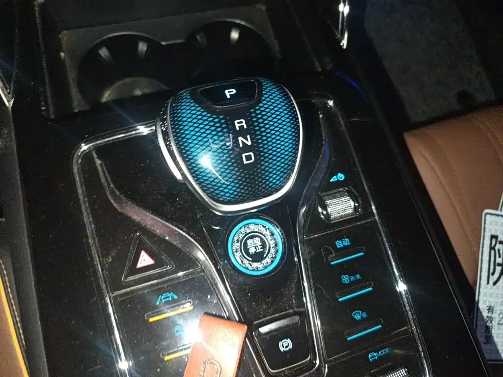 BYD Tang New Energy — миниатюра 15
