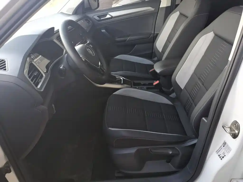 Volkswagen T-Roc — миниатюра 15
