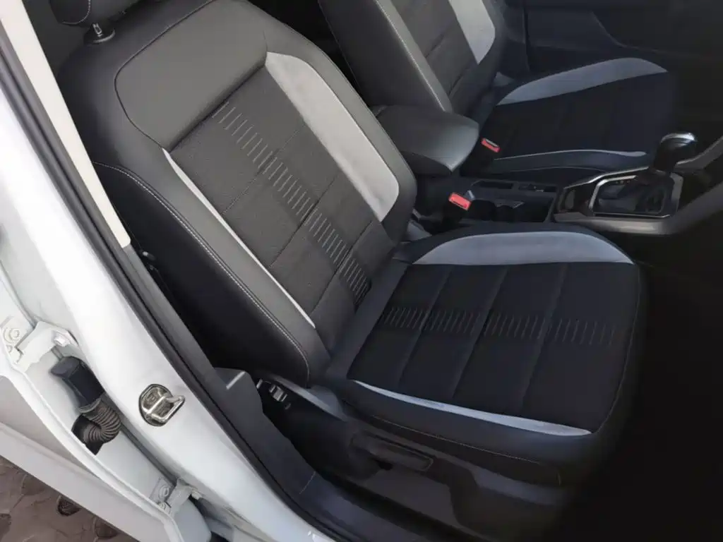 Volkswagen T-Roc — миниатюра 25