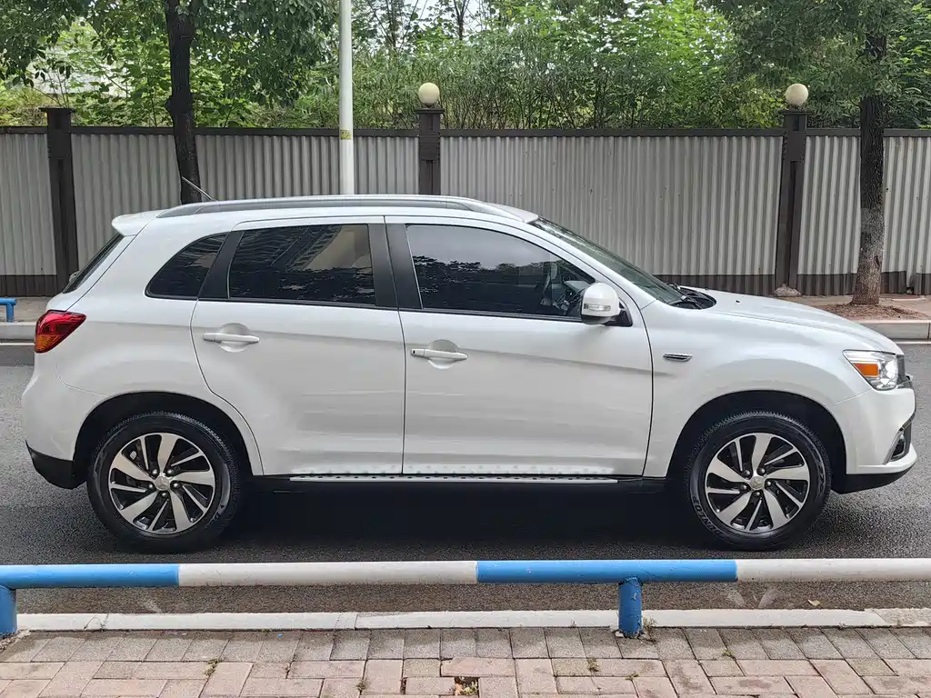 Mitsubishi ASX — миниатюра 4