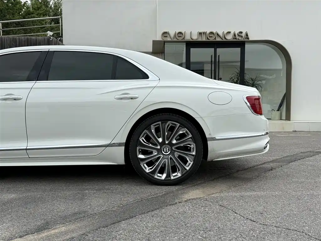 Bentley Flying Spur 2025 4.0T V8 Mulliner