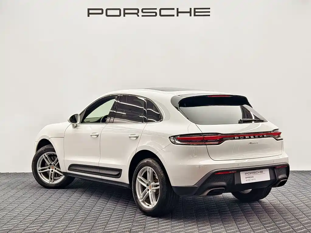 Porsche Macan — миниатюра 3