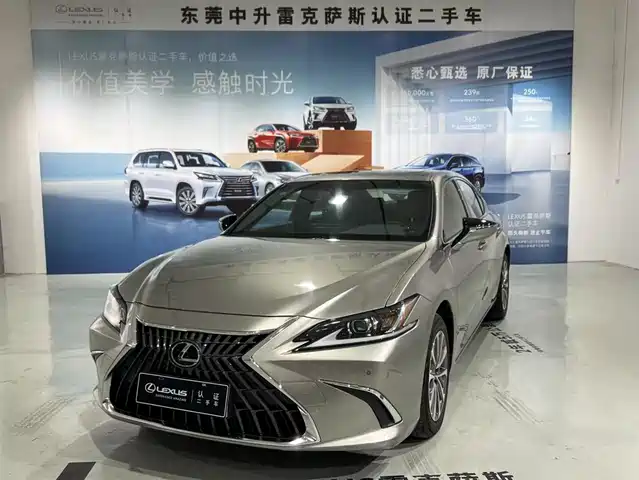 LEXUS ES 2024