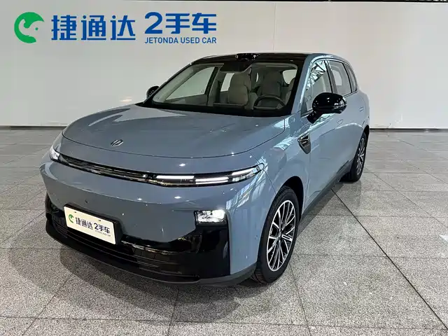 Leapmotor B10
