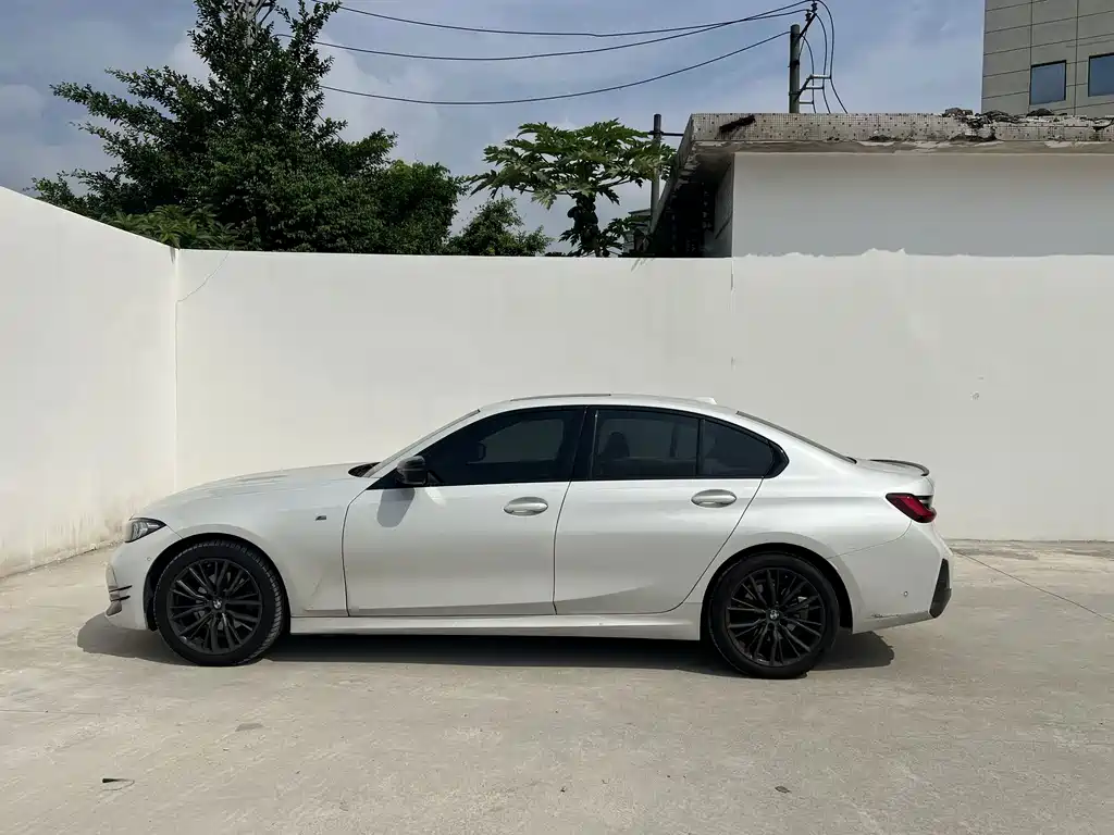 BMW 3 Series — миниатюра 3