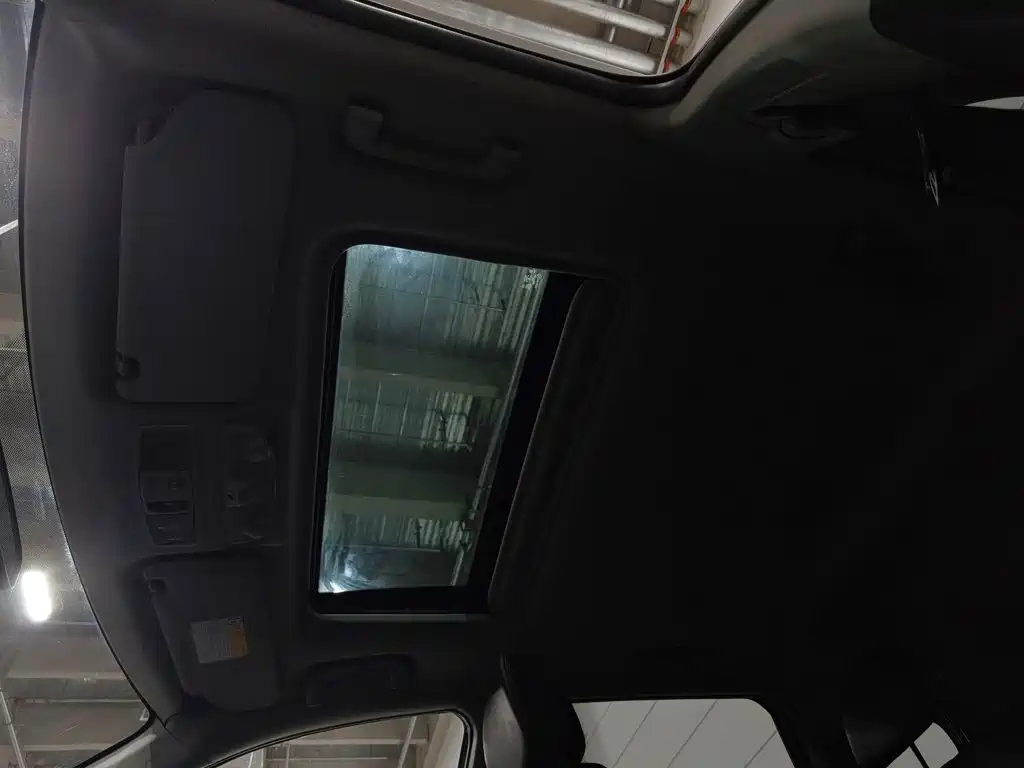 Mitsubishi Outlander (Import) — миниатюра 14