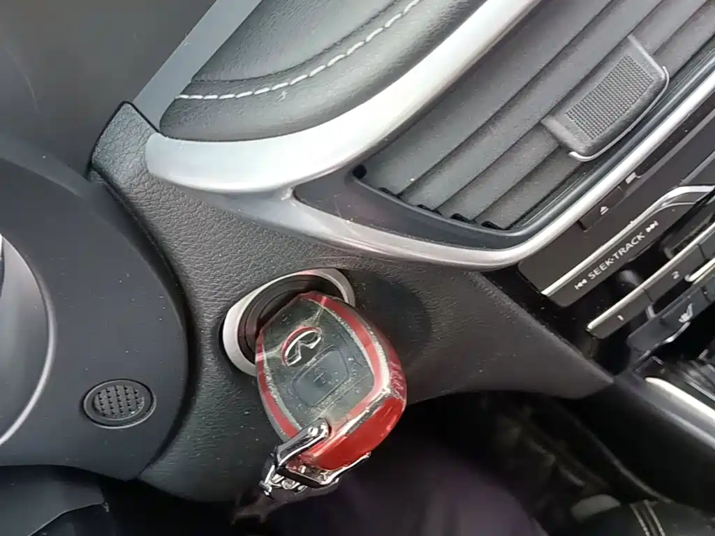 Infiniti QX30 — миниатюра 9