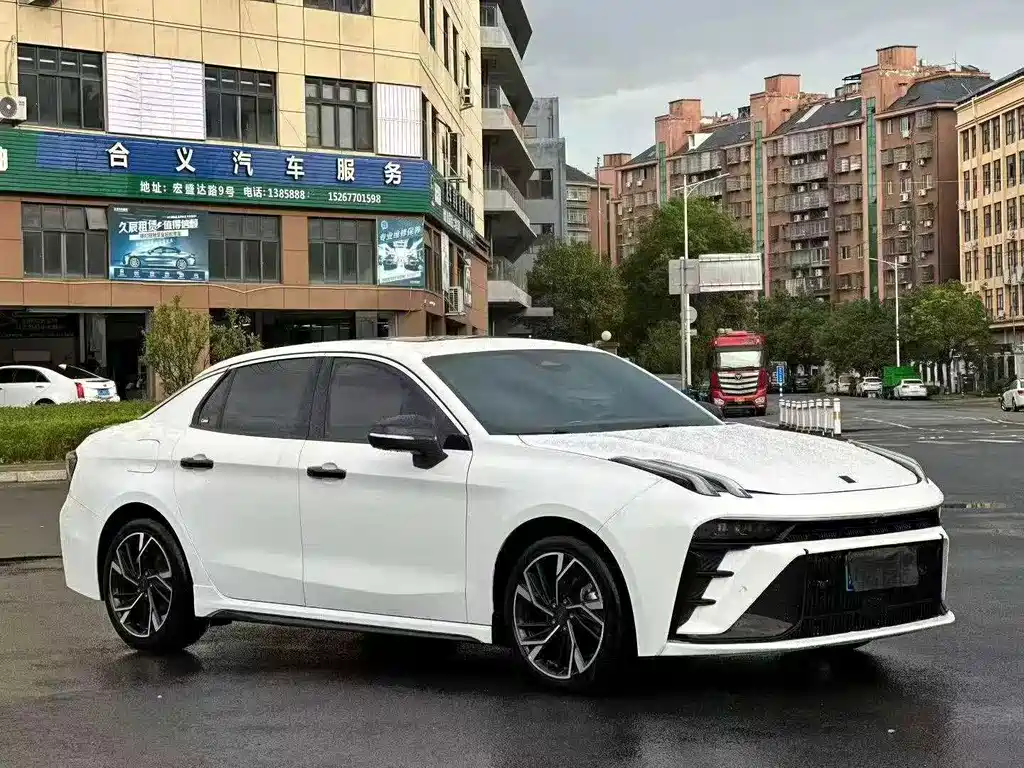 Lynk & Co 03 — миниатюра 3