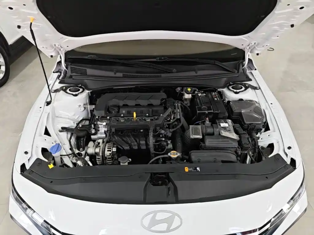 Hyundai Elantra — миниатюра 20