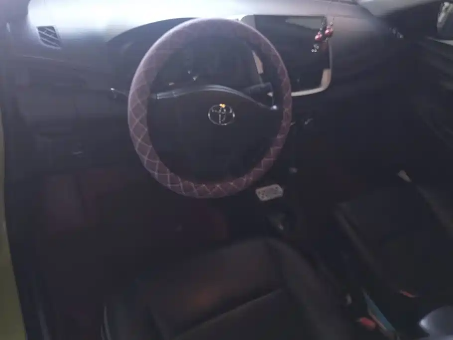 Toyota Yaris L — миниатюра 12