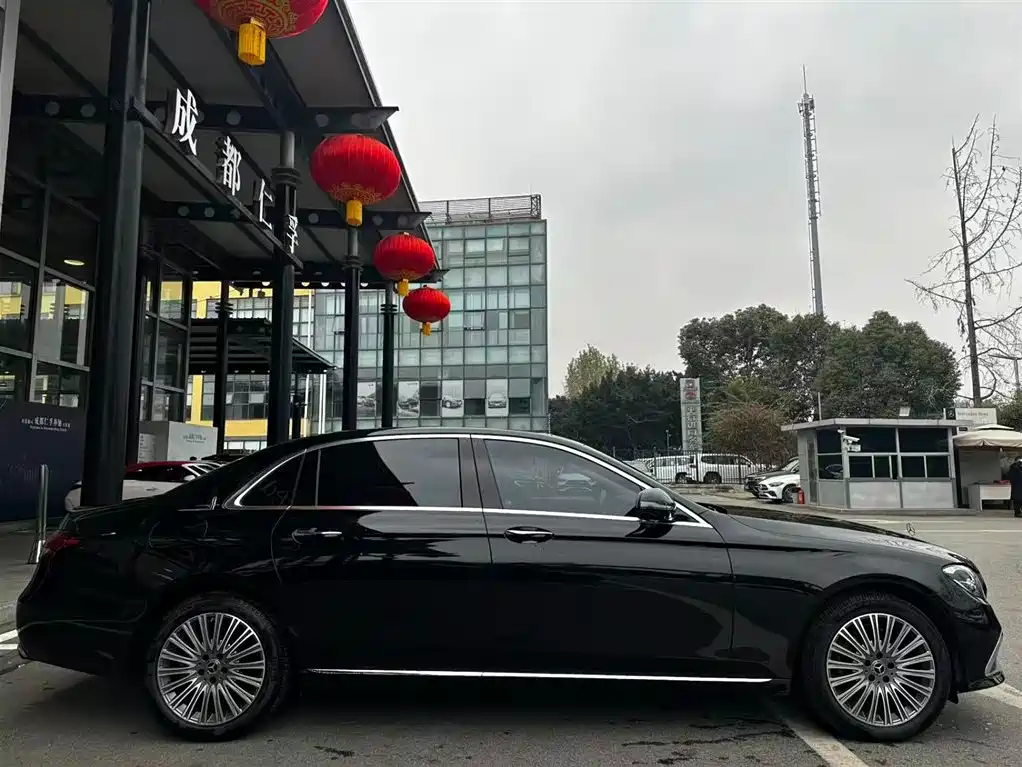 MERCEDES-BENZ E CLASS