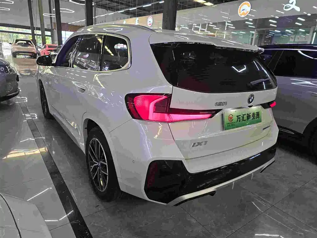 BMW iX1 — миниатюра 10