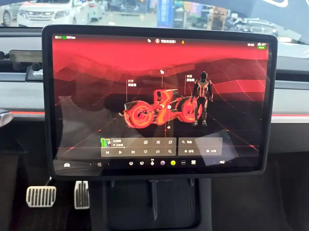Tesla Model Y — миниатюра 13