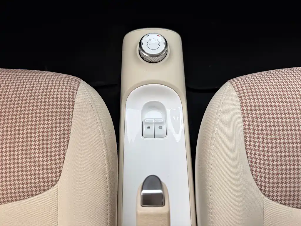 Wuling MINIEV — миниатюра 12