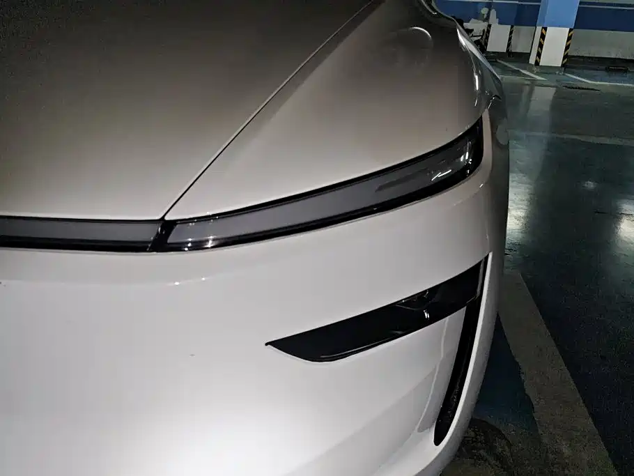 Tesla Model Y — миниатюра 5