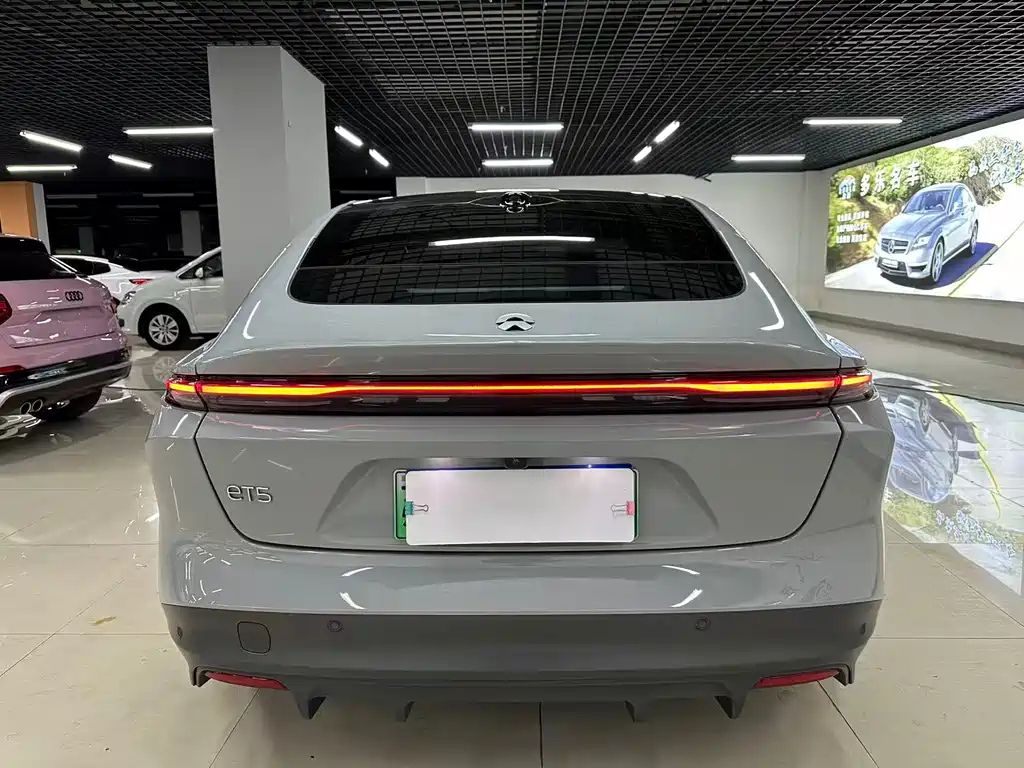 NIO NIO ET5