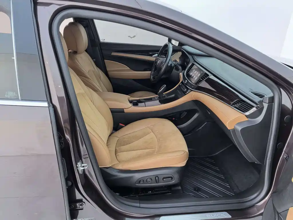 Buick LaCrosse — миниатюра 5