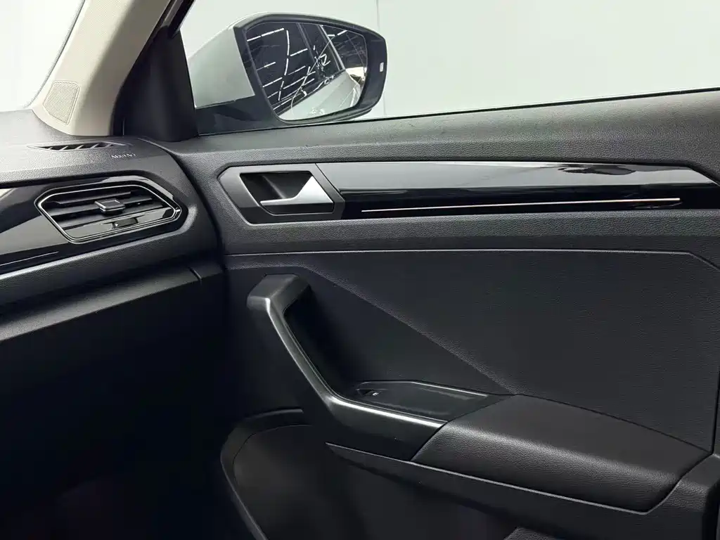 VOLKSWAGEN T ROC EXPLORING SONGS