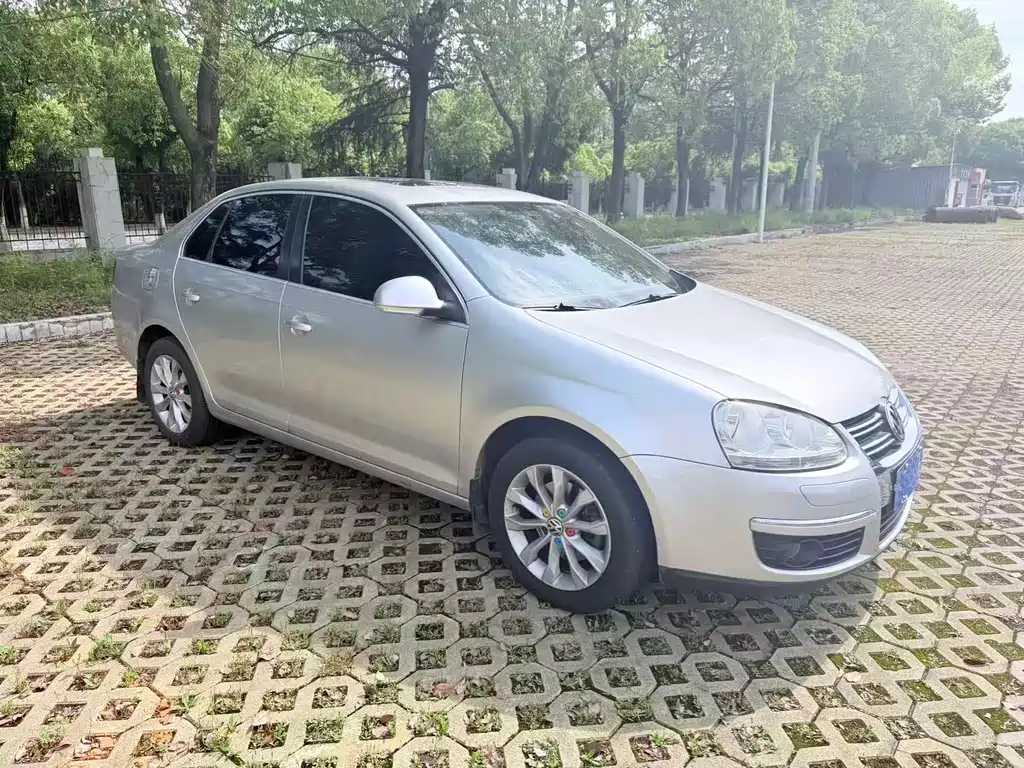 Volkswagen Sagitar 2009 2.0L AT
