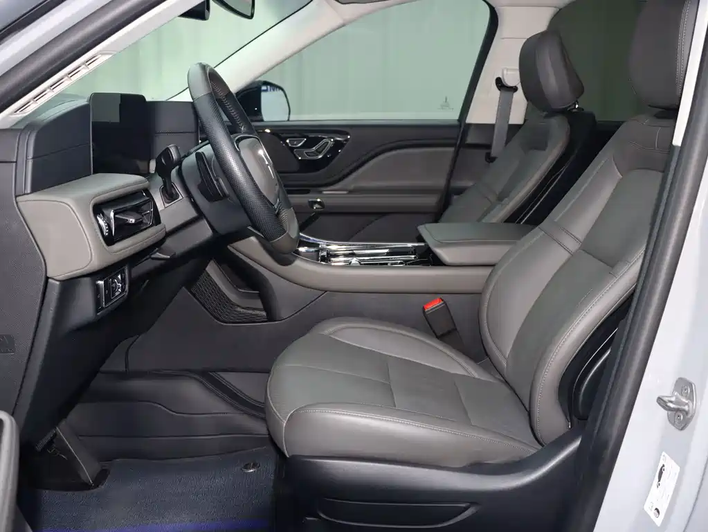 Lincoln Aviator — миниатюра 4