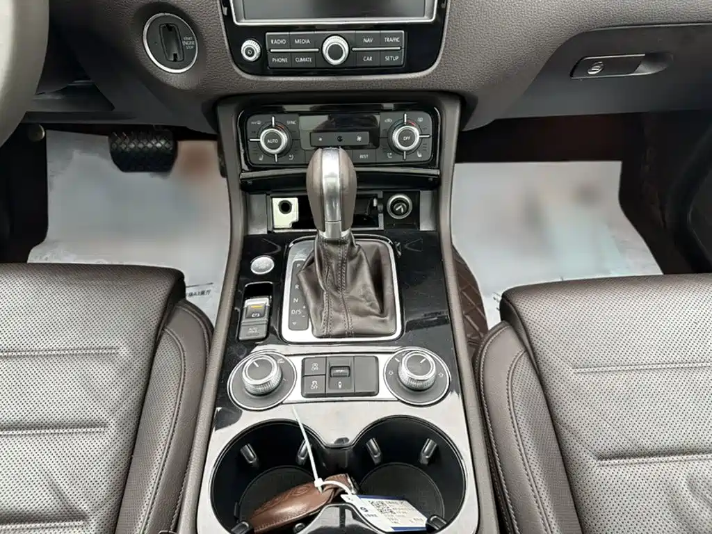 Volkswagen Touareg — миниатюра 14