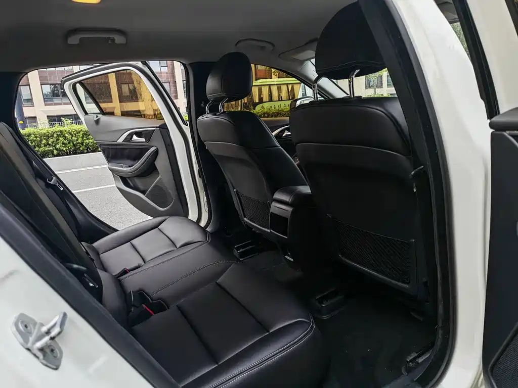 Infiniti QX30 — миниатюра 14