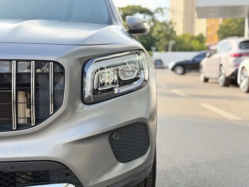 Mercedes-Benz GLB — миниатюра 10