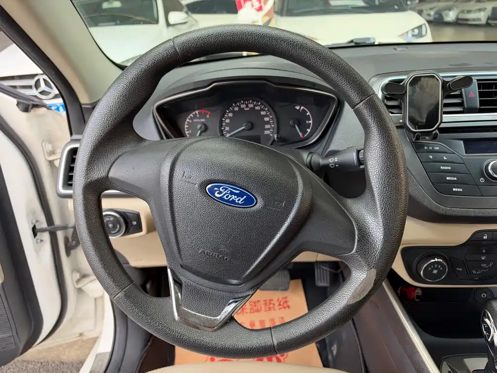 Ford Escort — миниатюра 19