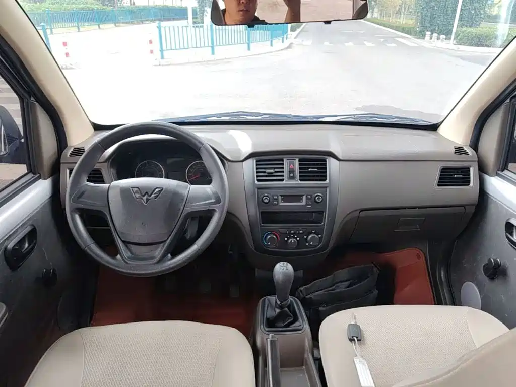 Wuling Rongguang S — миниатюра 10