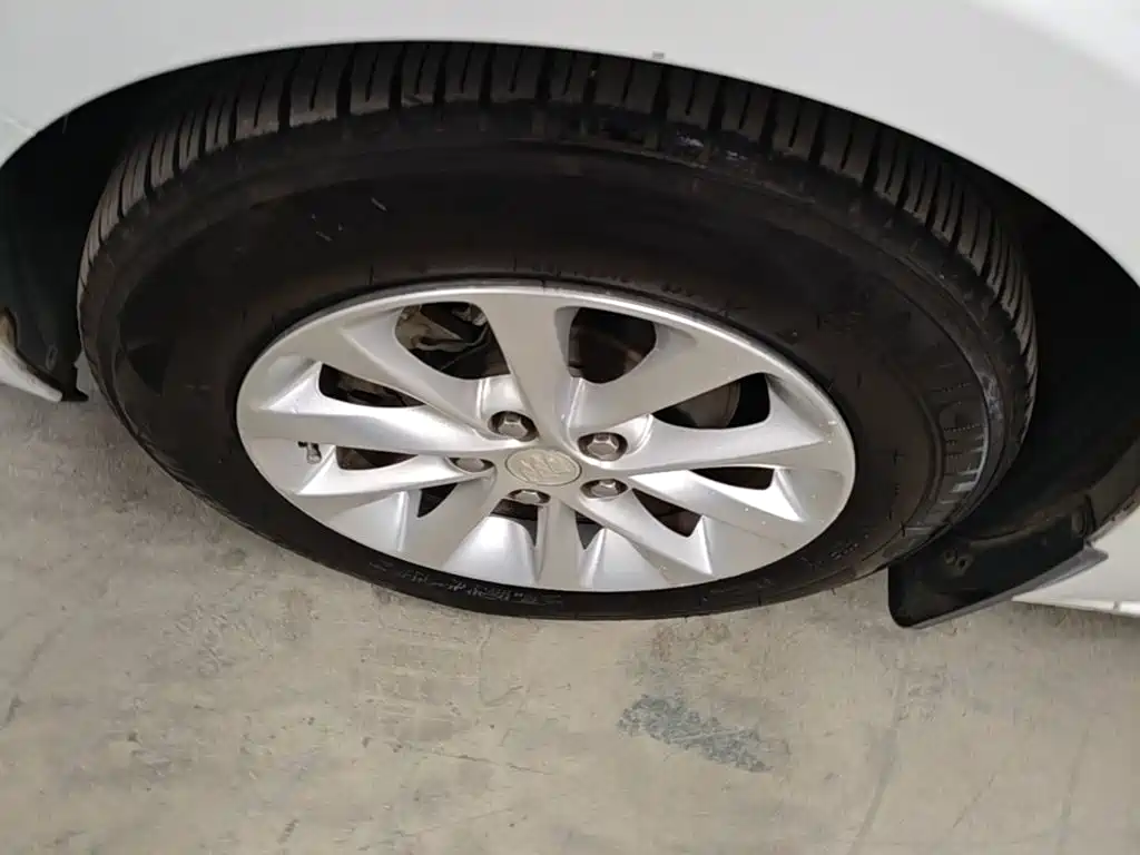 Buick Excelle — миниатюра 23