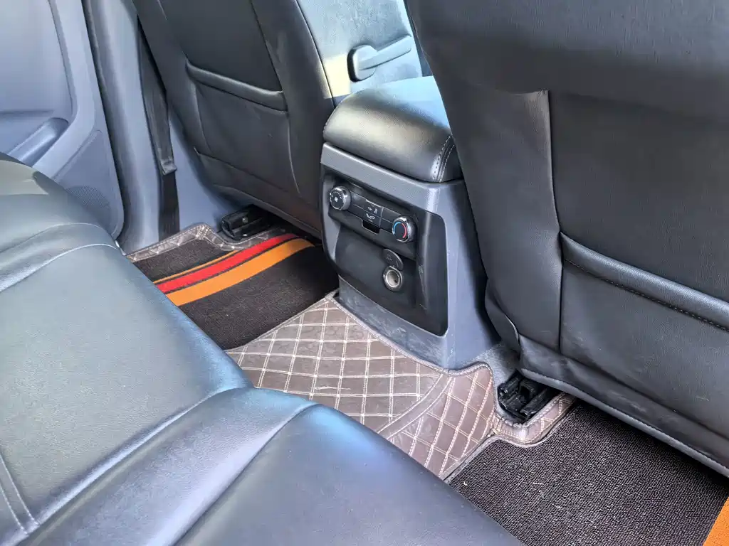 Ford Everest — миниатюра 12