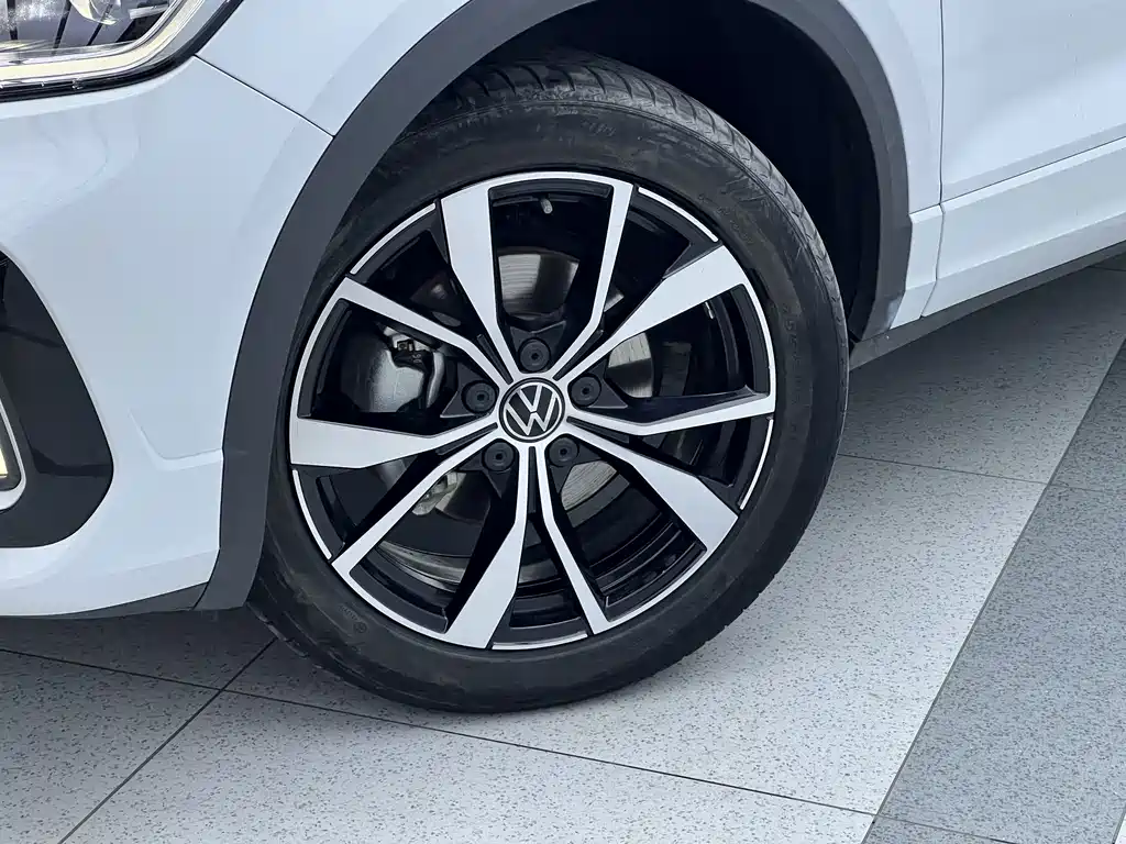 Volkswagen T-Roc — миниатюра 7