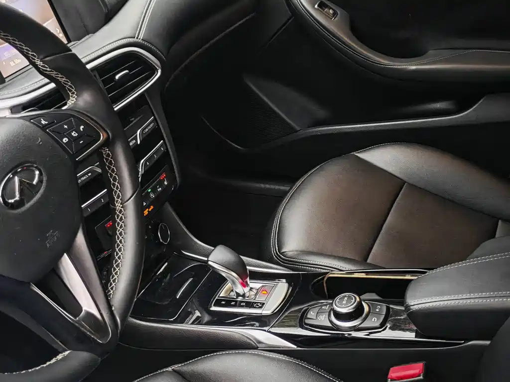 Infiniti QX30 — миниатюра 10