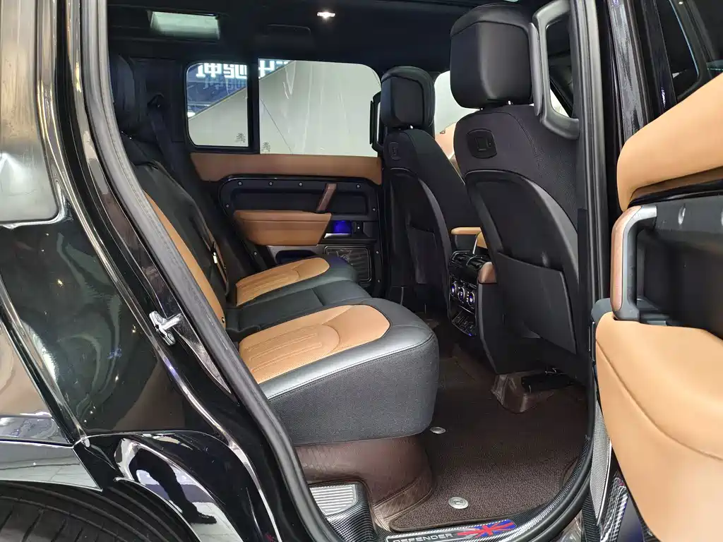 Land Rover Defender — миниатюра 20