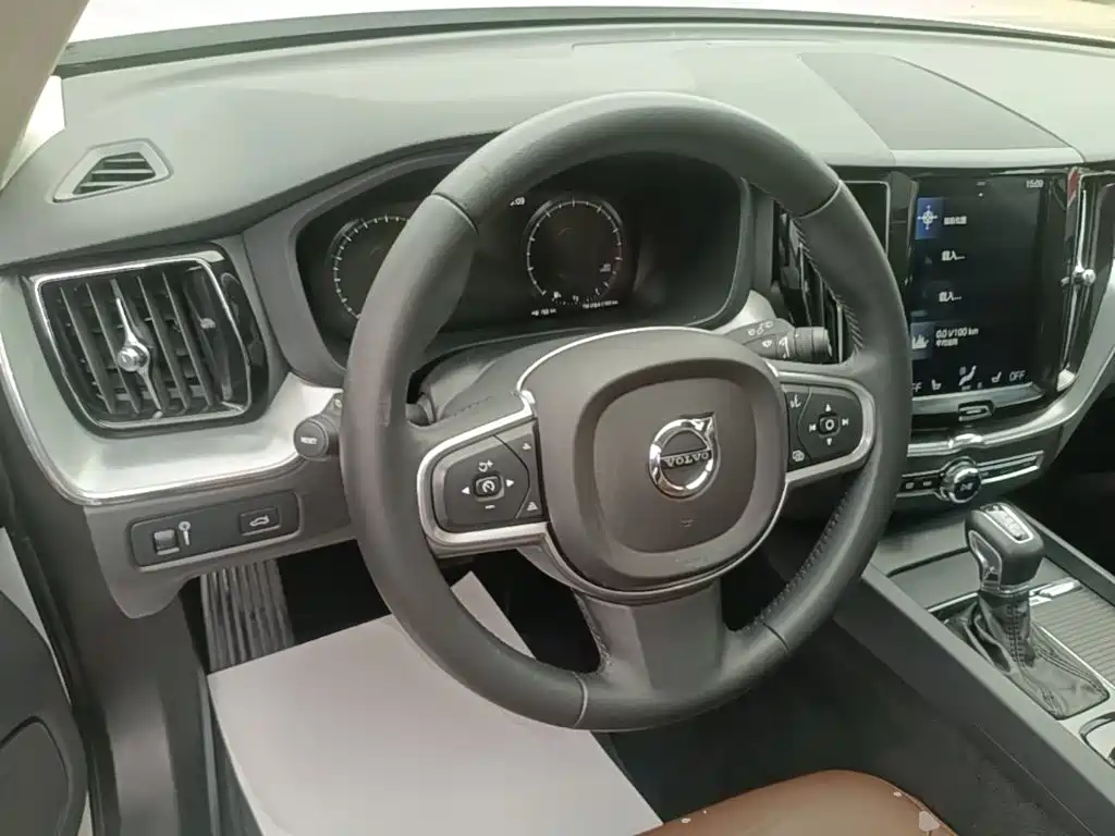 Volvo XC60 — миниатюра 11