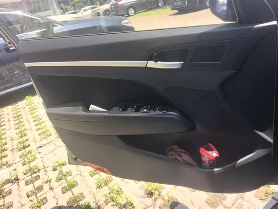 Hyundai Elantra 2018 1.6L AT 15