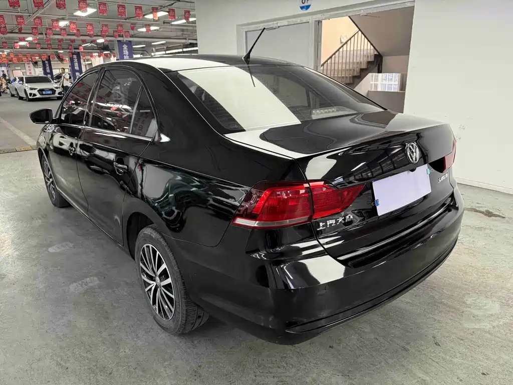 Volkswagen Santana — миниатюра 8