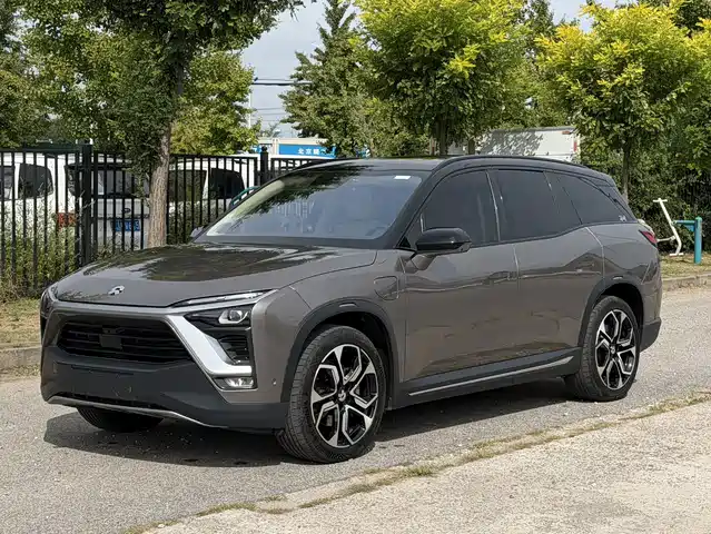 NIO ES8