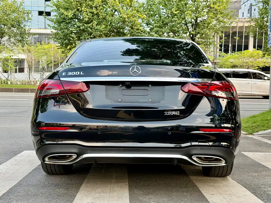 Mercedes-Benz E-Class — миниатюра 18