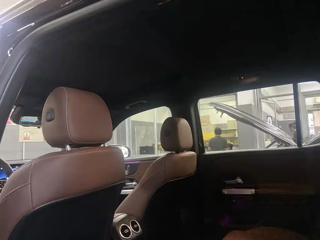 Mercedes-Benz GLB — миниатюра 9